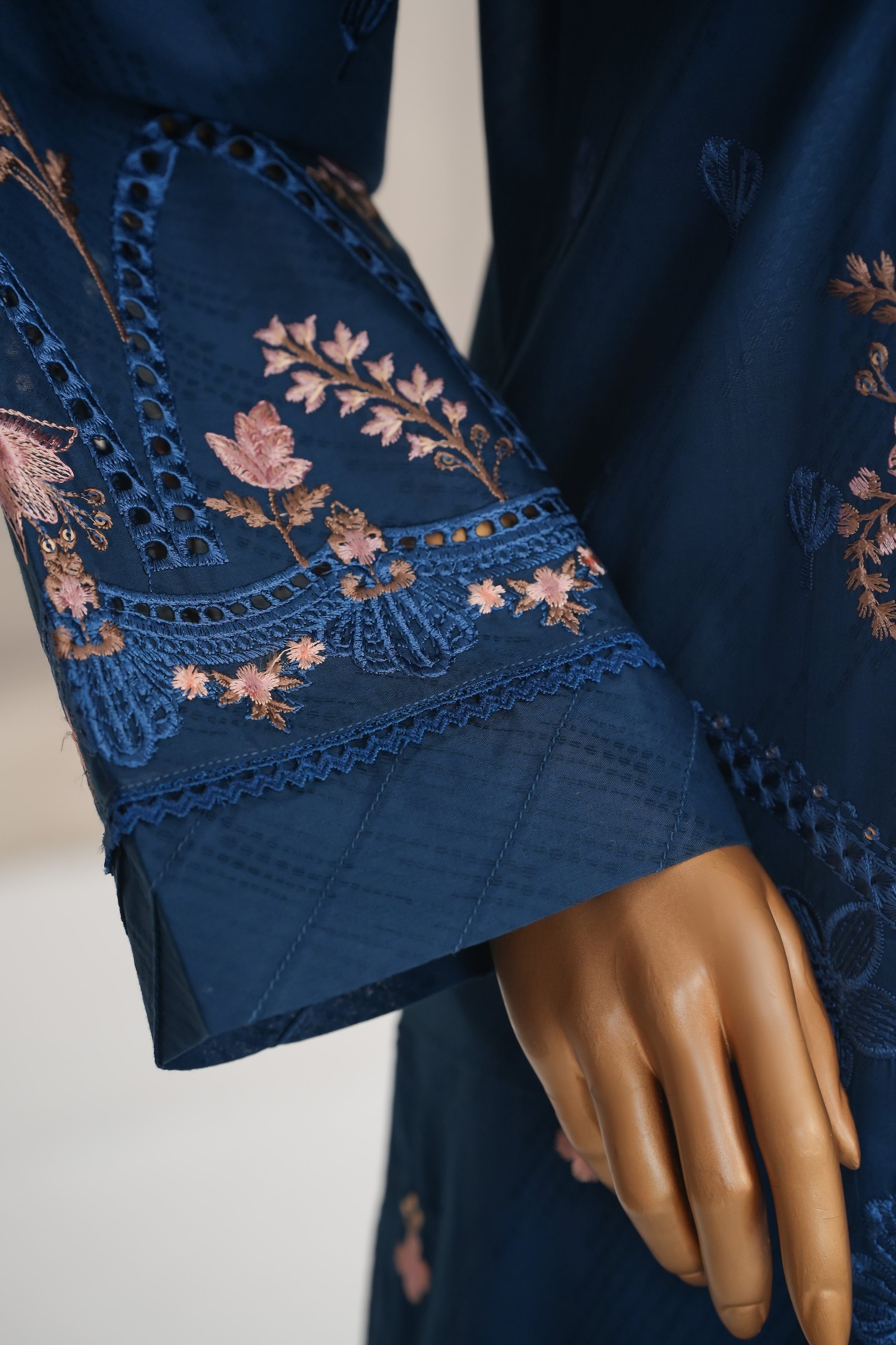 Maya Embroidered lawn Collection Vol 1,25