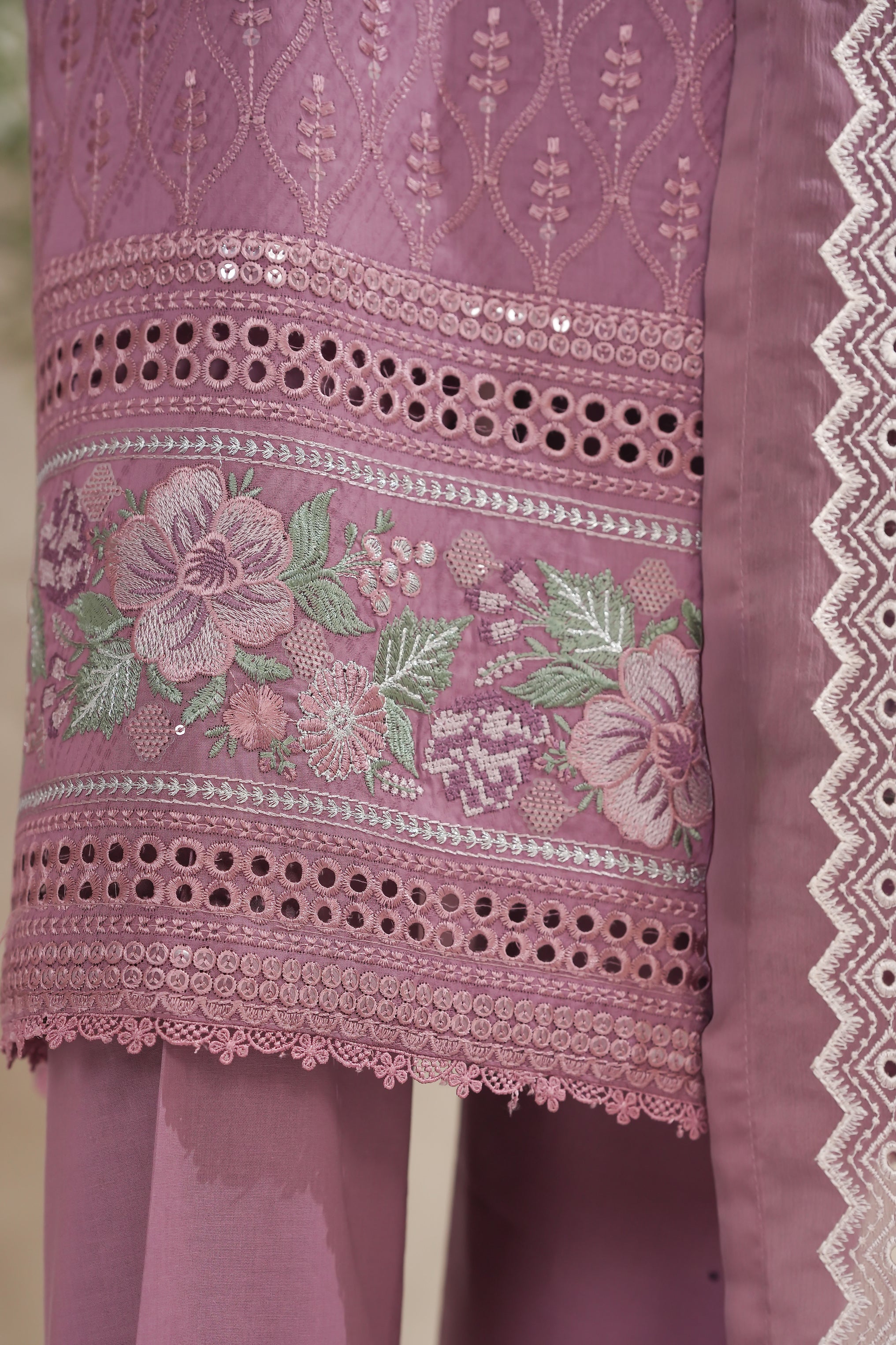 Maya Embroidered lawn Collection Vol 1,25