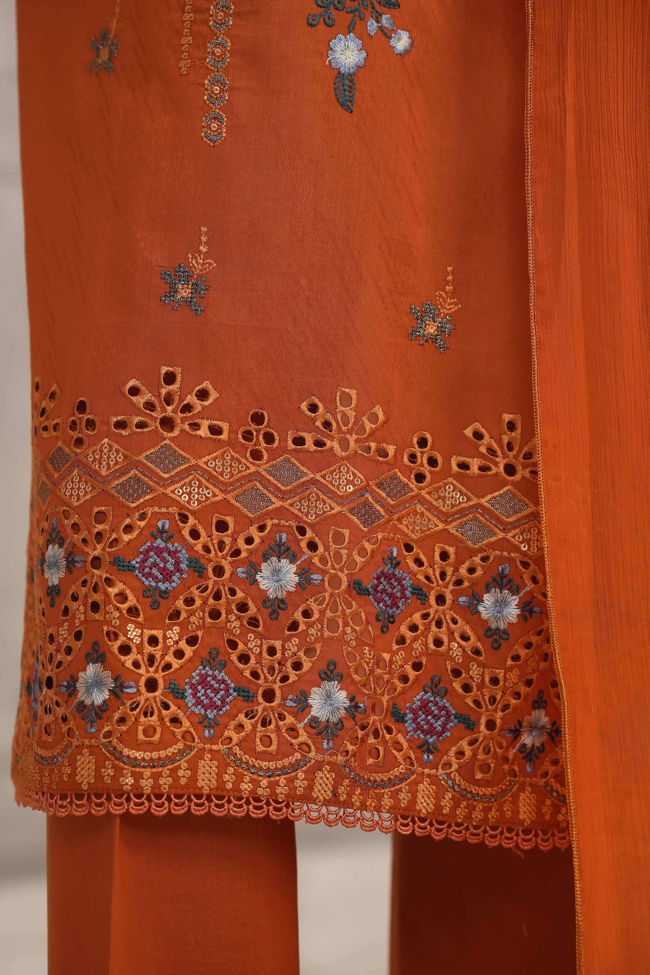 Maya Embroidered lawn Collection Vol 1,25