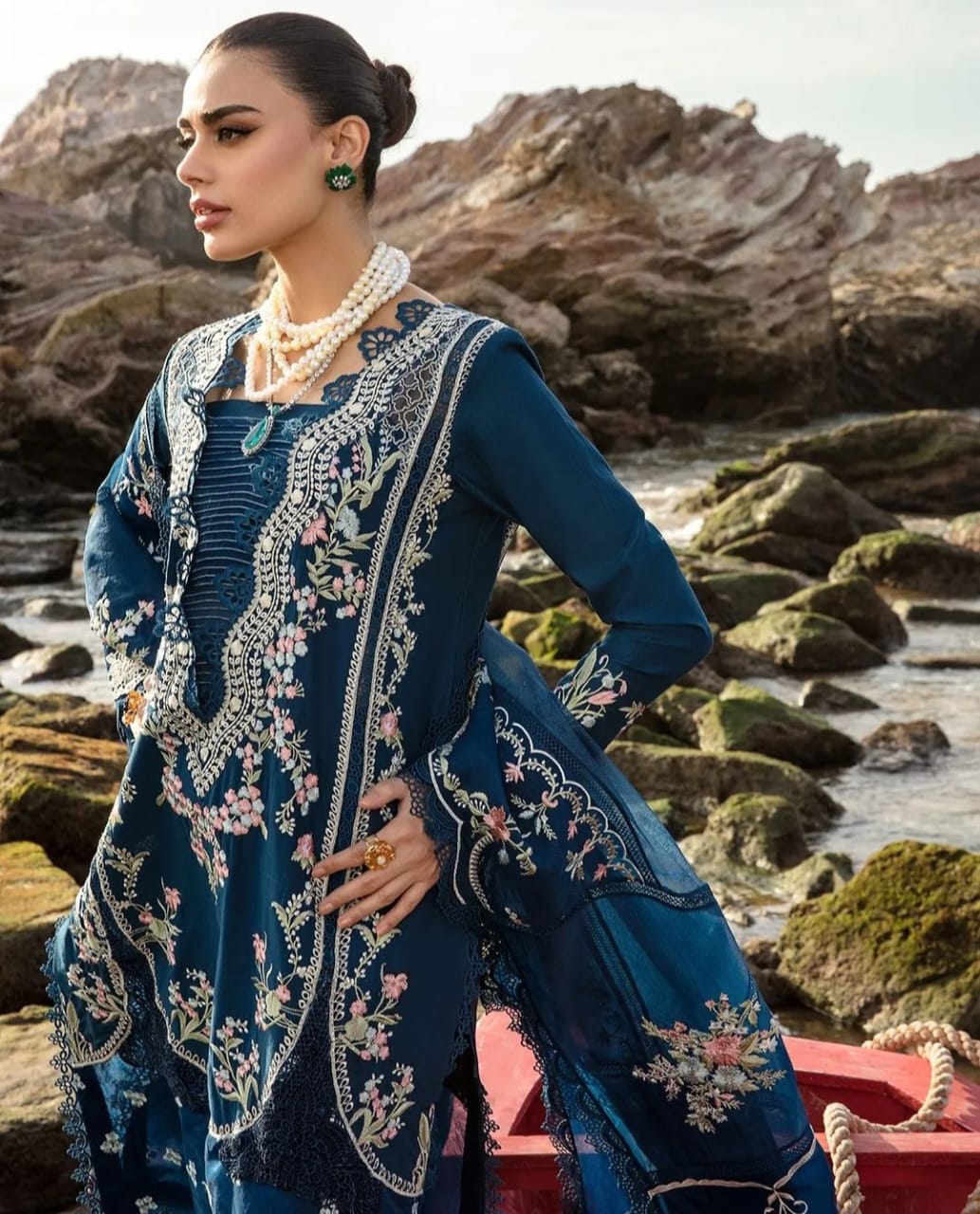 Crimson Exclusive Cotton Lawn Unstitch 3pc D-01