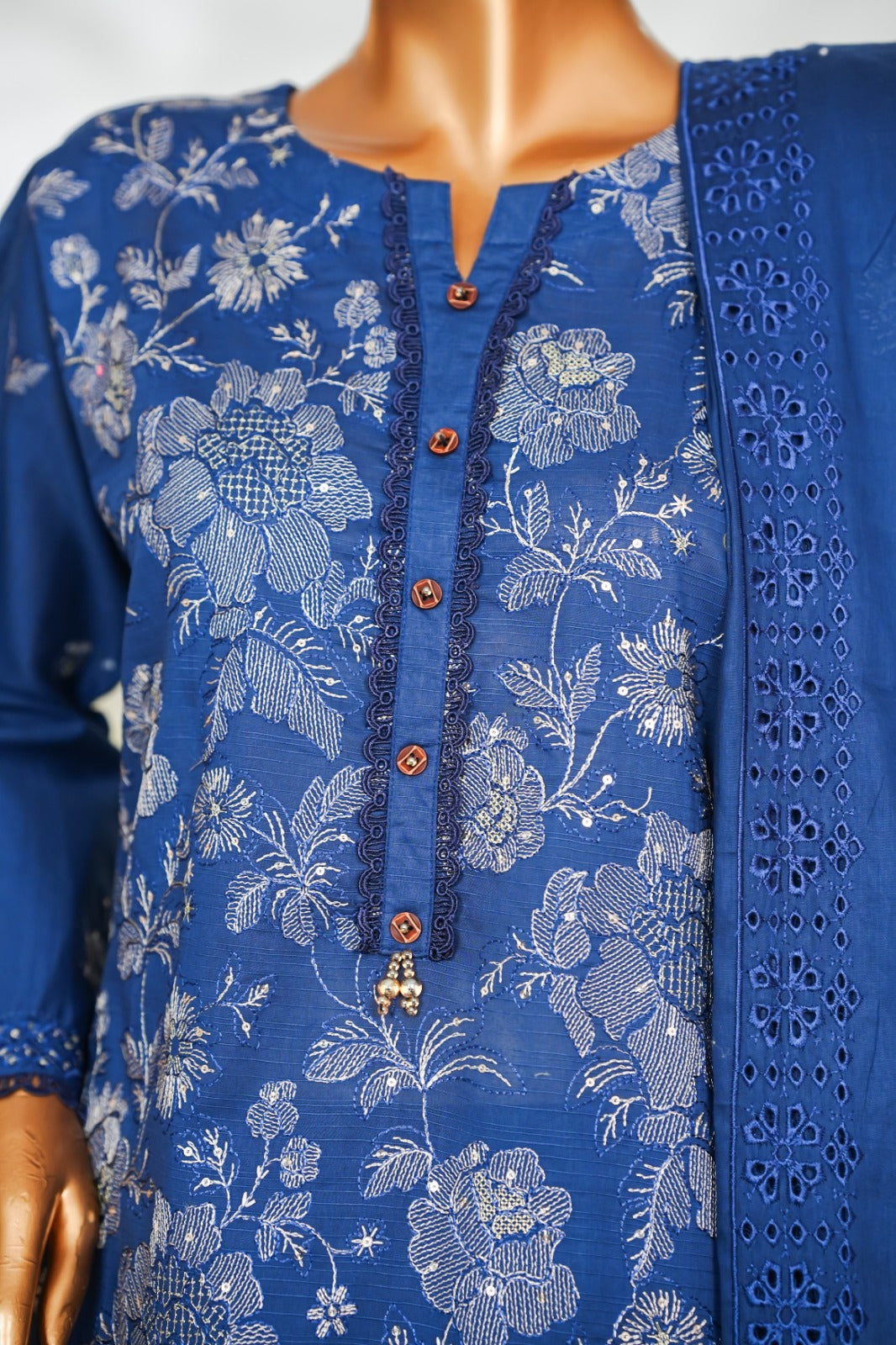 Bareeze Doria Cotton Embroidered collection