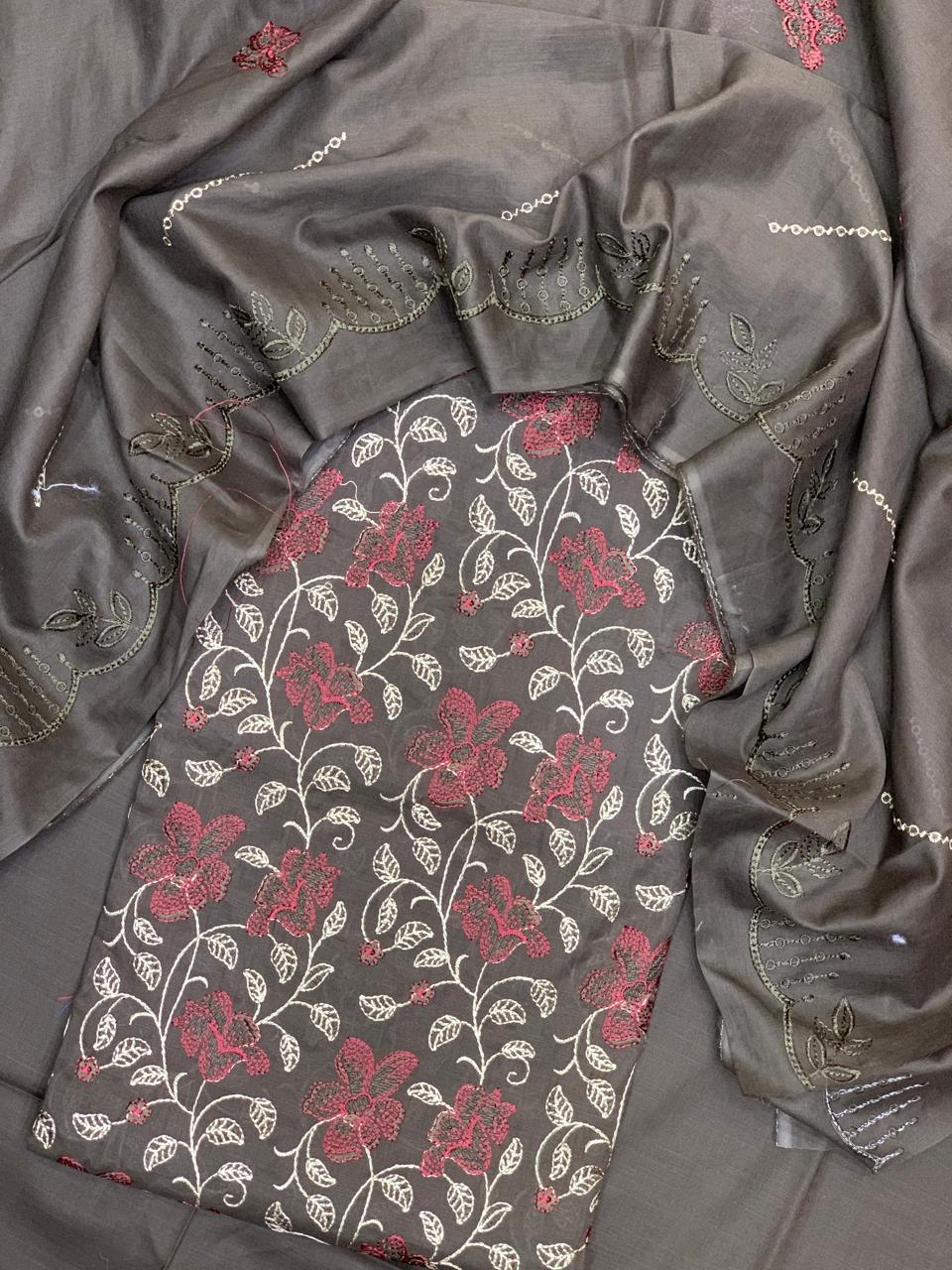 NIGAAR SLUB COTTON Embroidered Collection